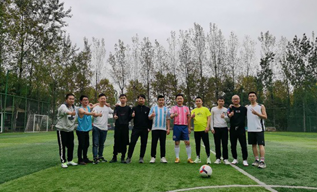 以球会友